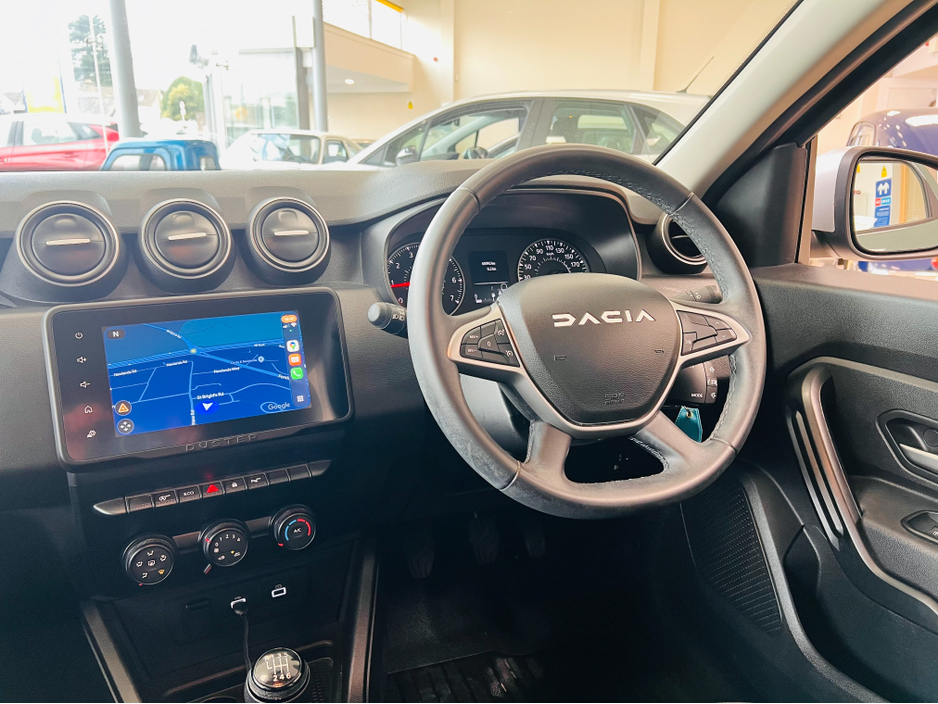 2023 Dacia Duster - image 3