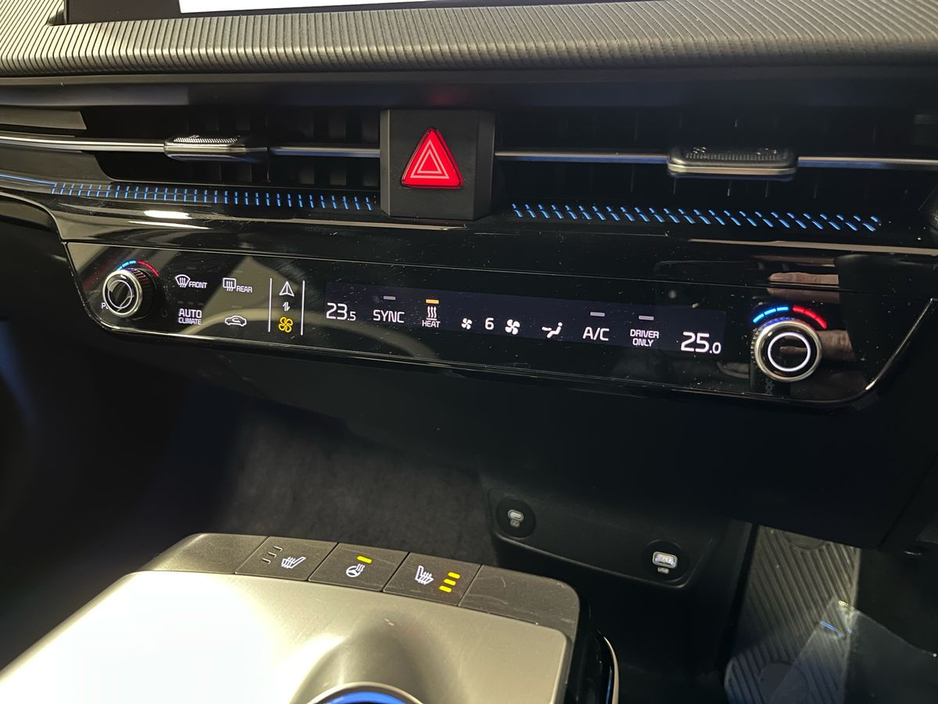 2023 Kia EV6 - image 7