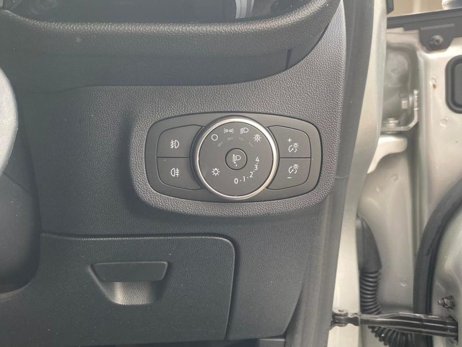 2021 Ford Fiesta - image 16