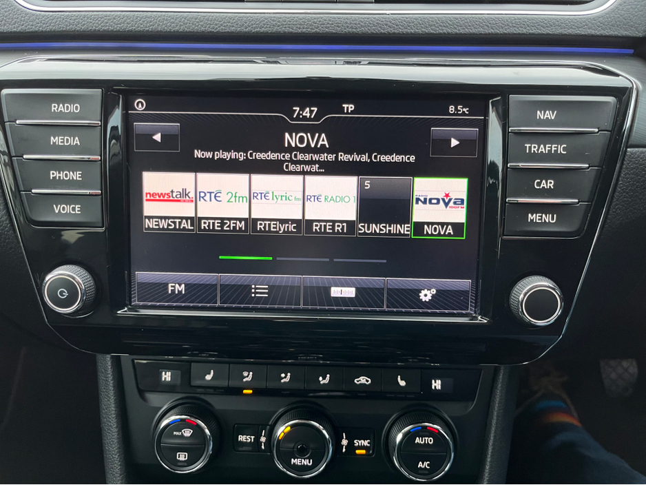 2016 Skoda Superb - image 14