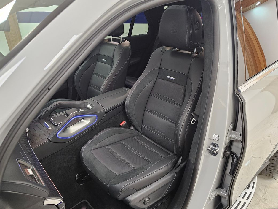 2025 Mercedes-Benz GLE Class - image 23