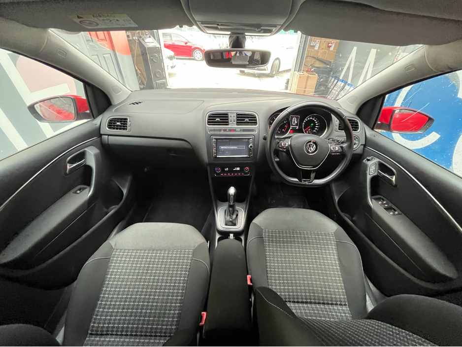 2014 Volkswagen Polo - image 13