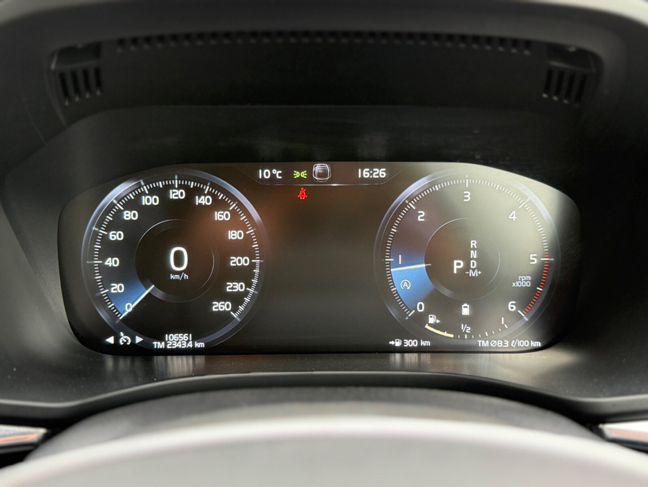 2020 Volvo XC60 - image 23