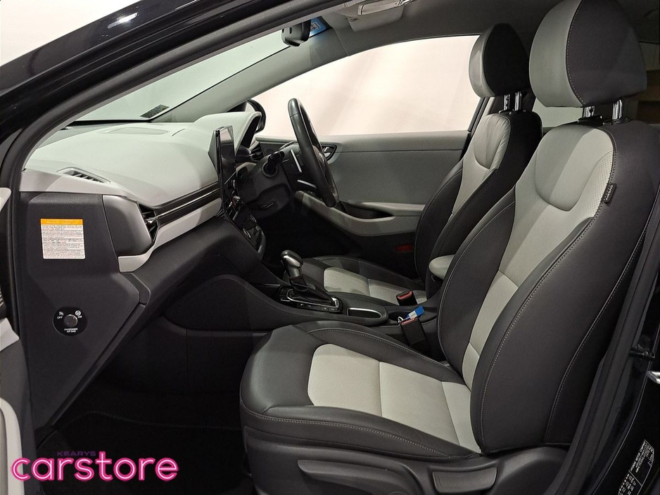 2020 Hyundai Ioniq - image 9