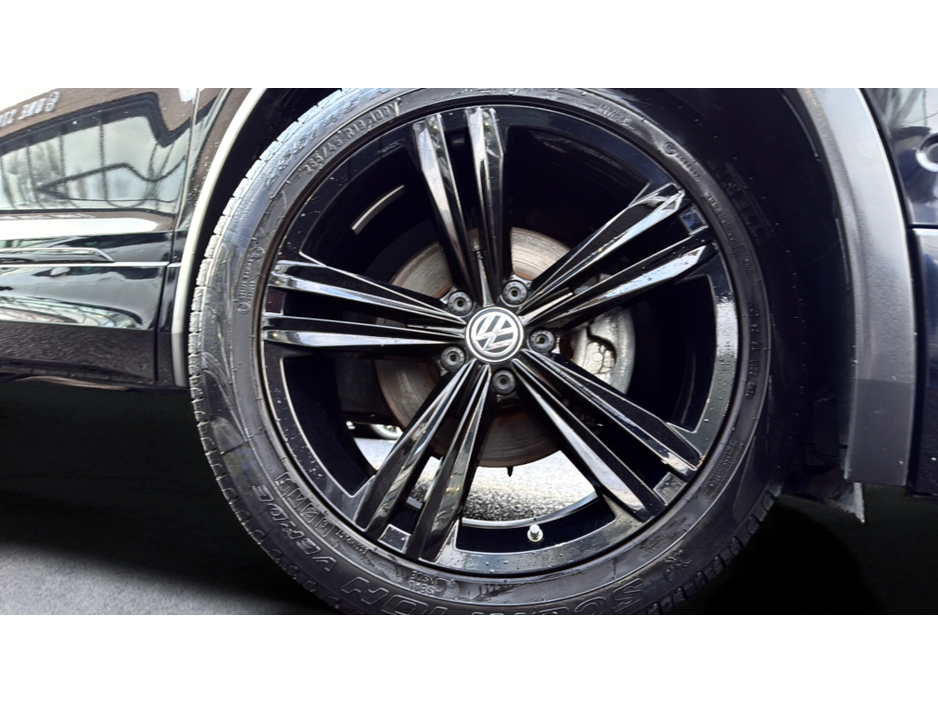 2018 Volkswagen Tiguan - image 22