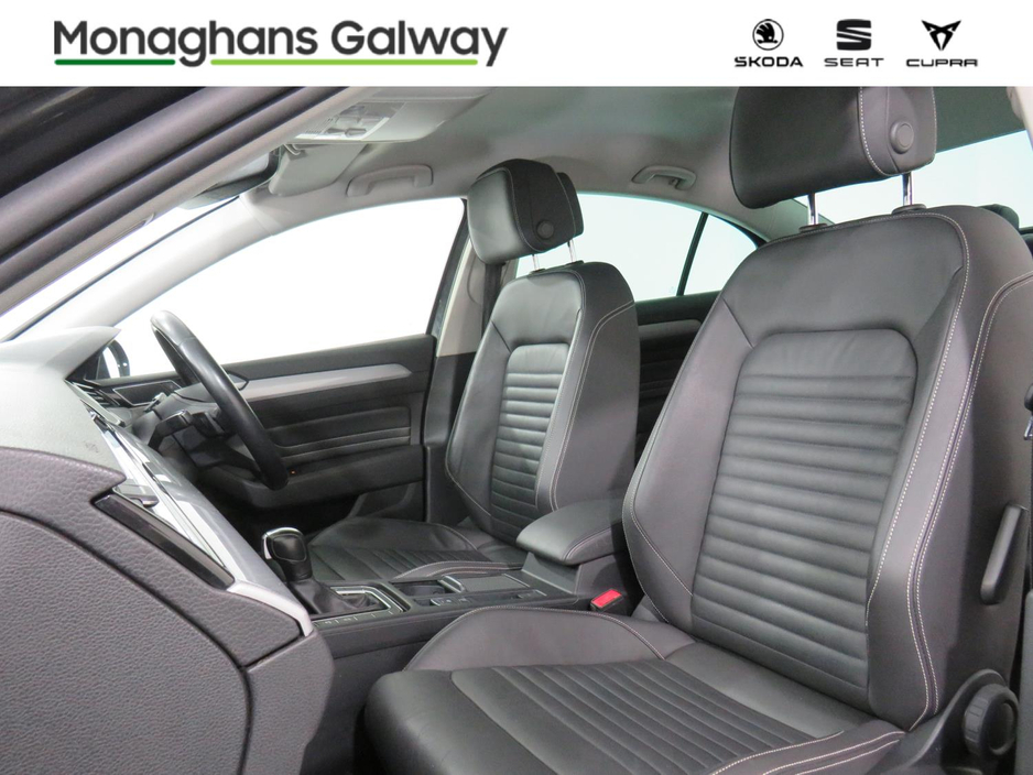 2020 Volkswagen Passat - image 13