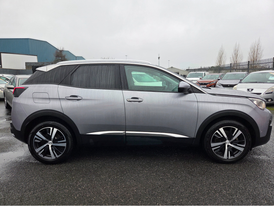 2019 Peugeot 3008 ALLURE 1.2 **  IRISH CAR ** HIGH SPEC MODEL ** REVERSE CAMERA ** HALF LEATHER ** ANDROID AUTO/APPLE CARPLAY ** LANE ASSIST **  2 KEYS ** €17,995