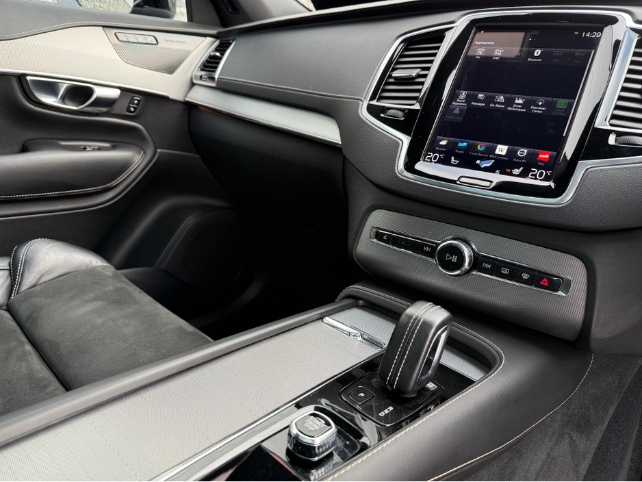 2022 Volvo XC90 - image 6