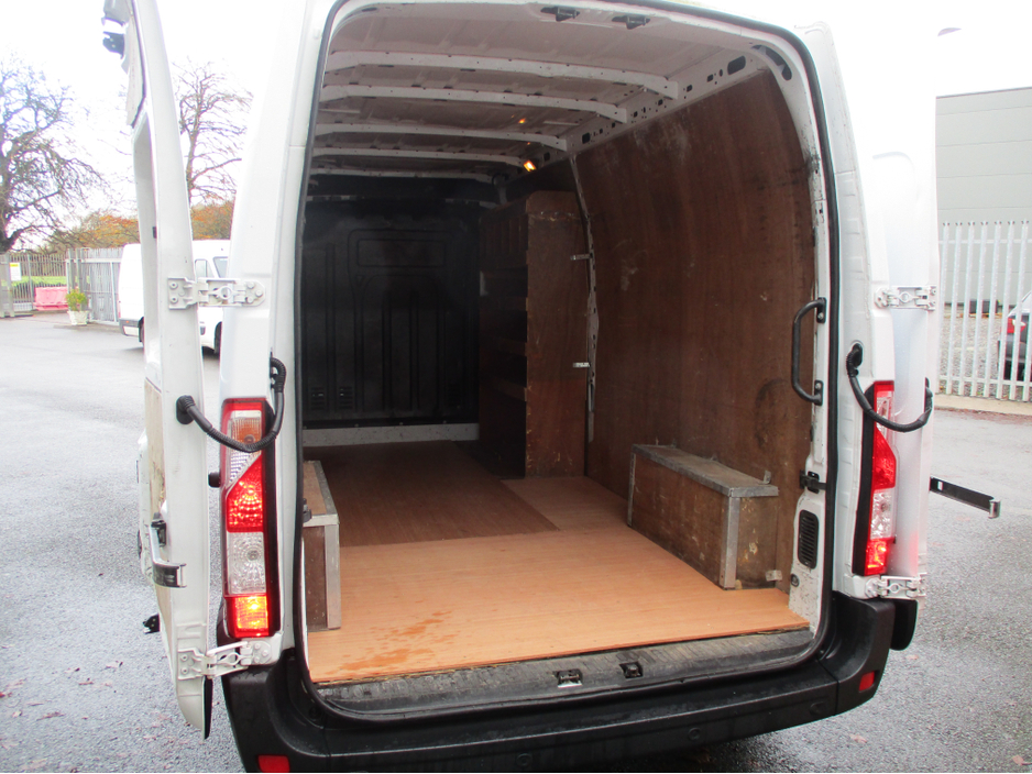 2021 Nissan NV400 - image 11