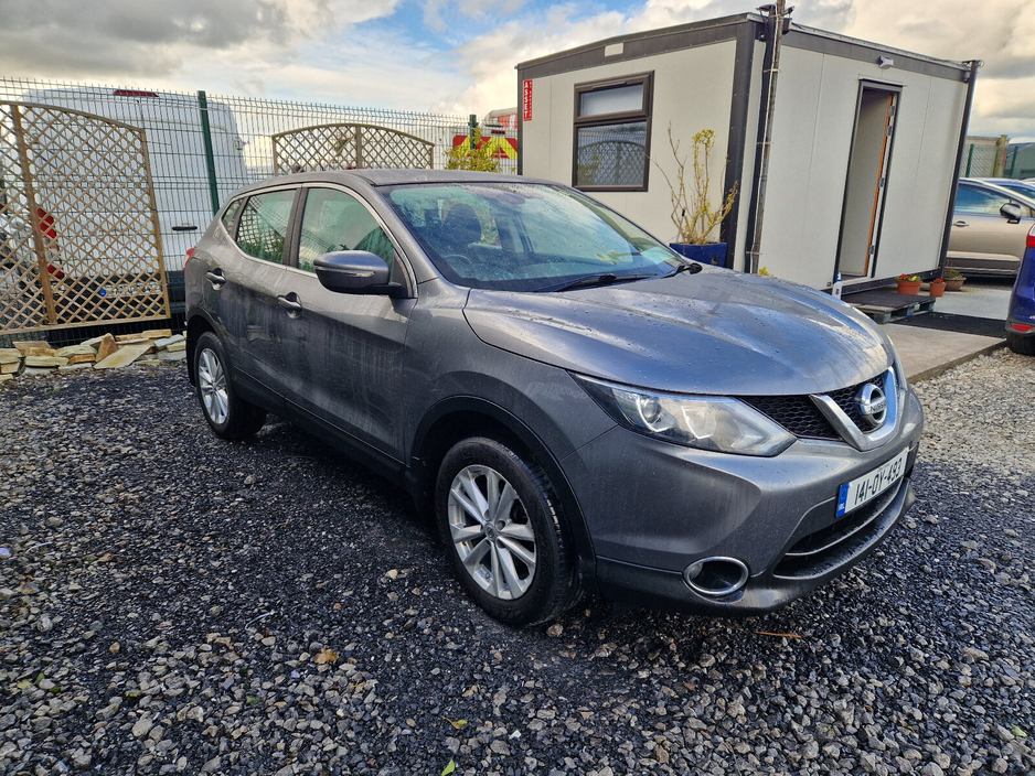 2014 Nissan Qashqai - image 4