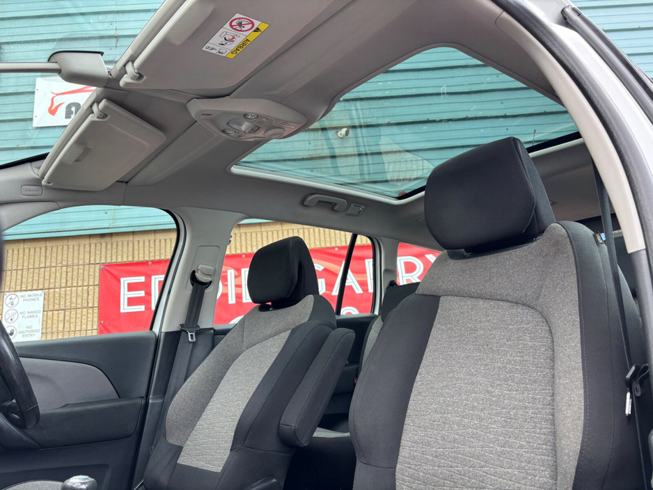 2015 Citroen C4 - image 5