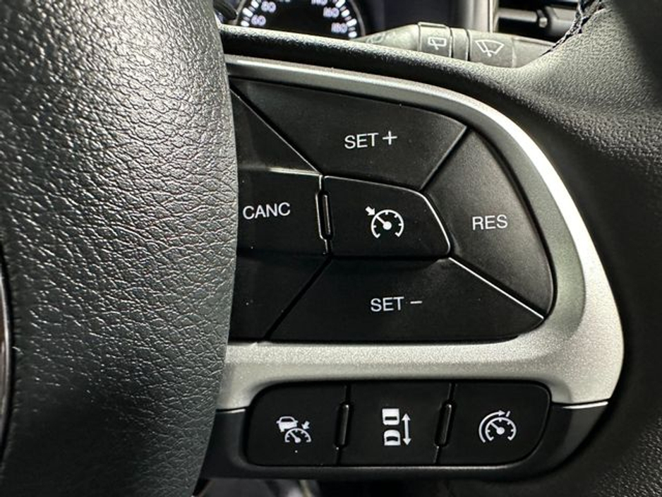 2024 Jeep Renegade - image 14