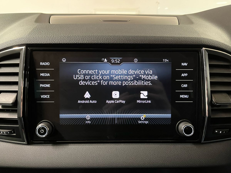 2023 Skoda Karoq Ambition 1.0TSI 110BHP - Parking Sensors - Climate Control - Cruise Control - Auto Lights/Wipers - Apple CarPlay/Android Auto €29,950