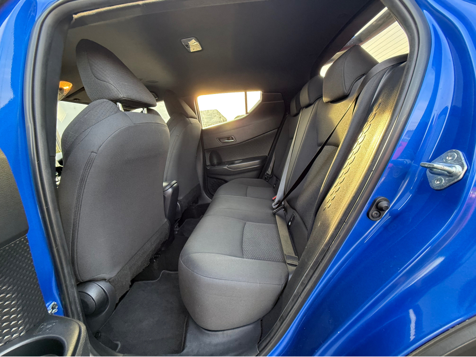 2019 Toyota C-HR - image 5
