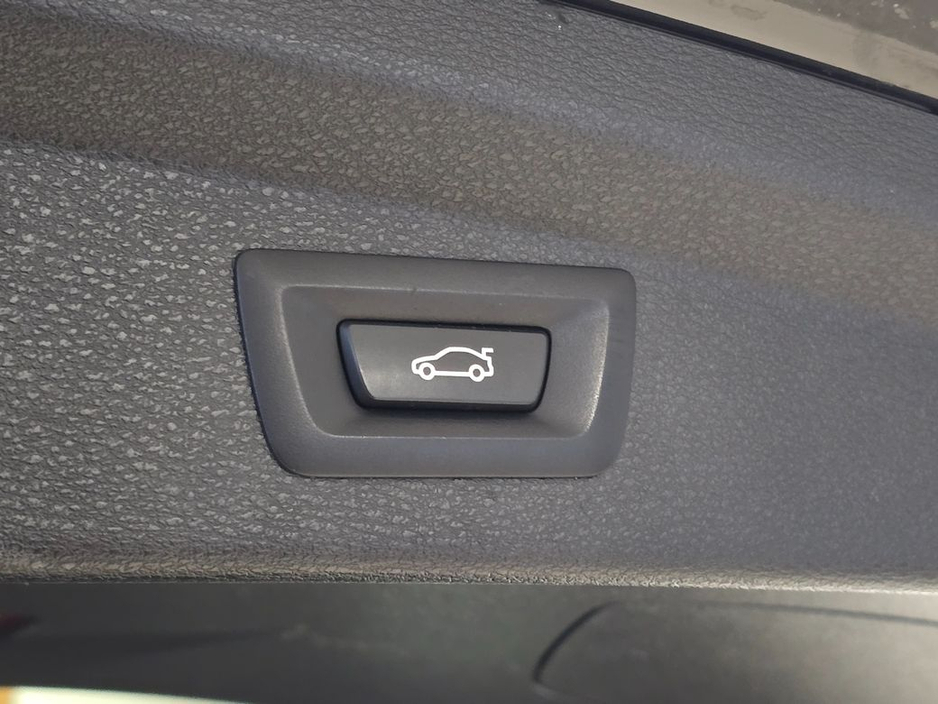 2021 BMW X2 - image 18