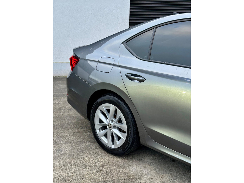 2024 Skoda Octavia OCTAVIA AMB 2.0TDI 115HP €30,995