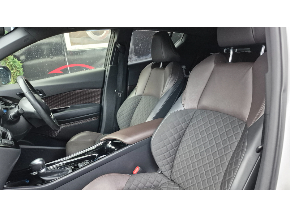 2019 Toyota C-HR Luna Sport Hybrid €19,950