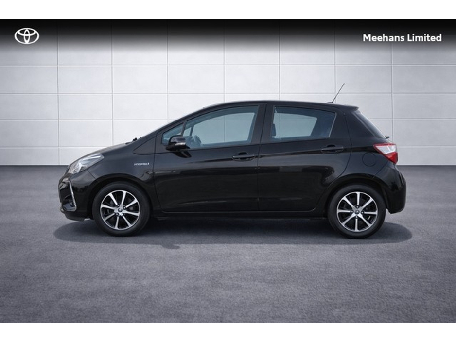 2018 Toyota Yaris - image 3