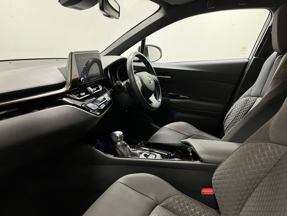 2022 Toyota C-HR - image 6