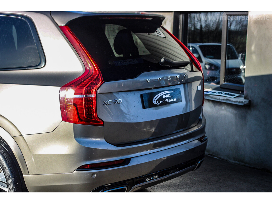 2021 Volvo XC90 RECHARGE PHEV T8 (390hp) R-Design AWD €49,995