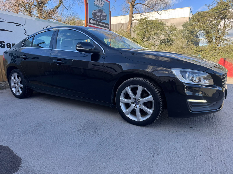 2017 Volvo S60 - image 4