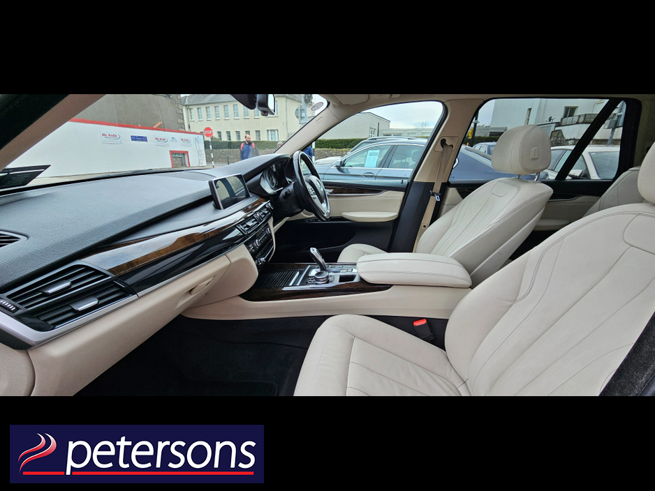 2017 BMW X5 - image 16