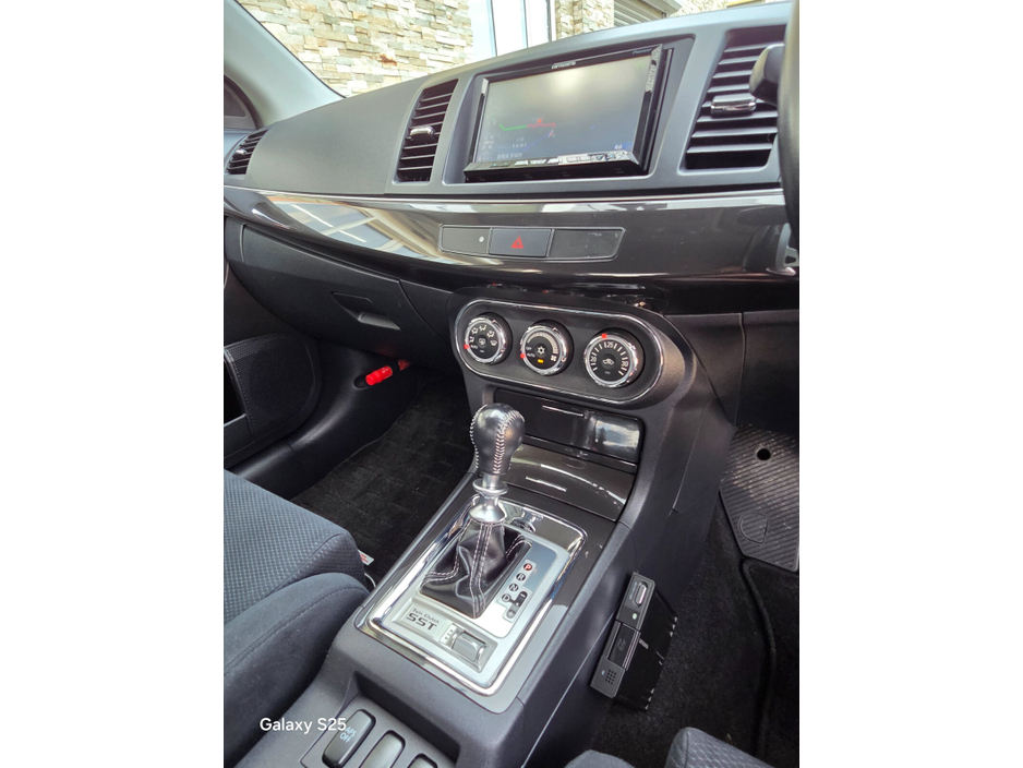 2010 Mitsubishi Lancer - image 22