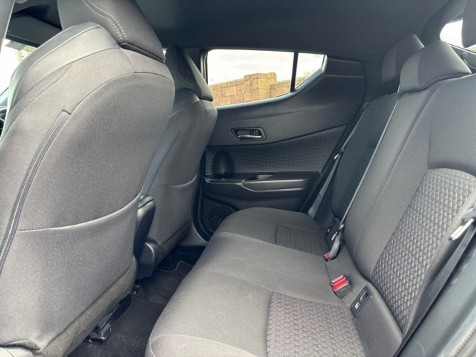 2023 Toyota C-HR - image 8