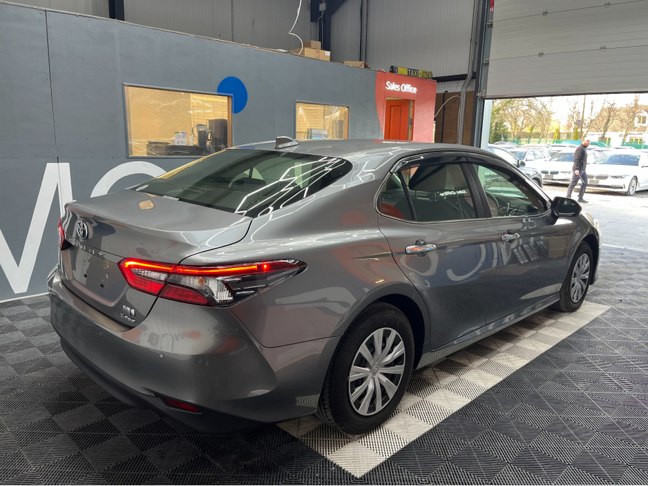 2022 Toyota Camry - image 2