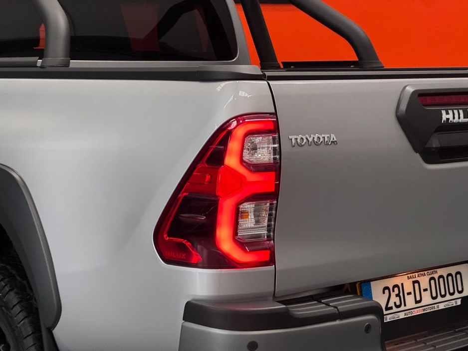 2023 Toyota Hilux - image 8