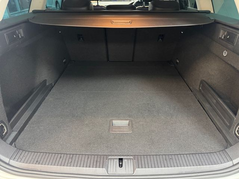 2019 Volkswagen Passat - image 18