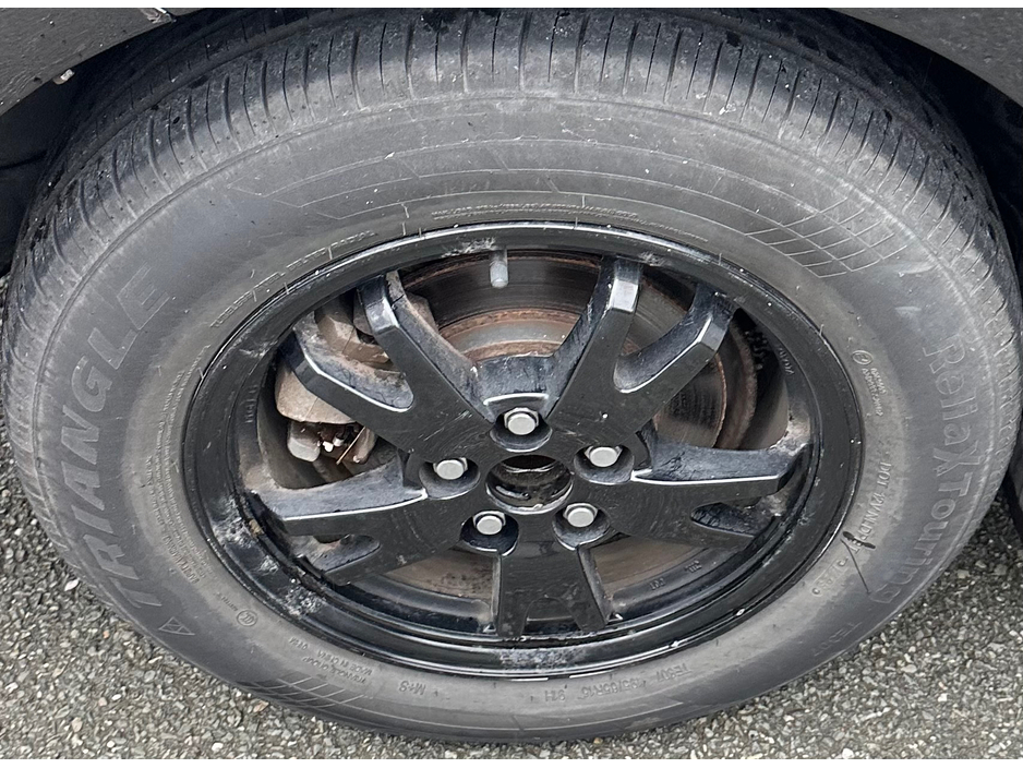 2013 Toyota Prius - image 14