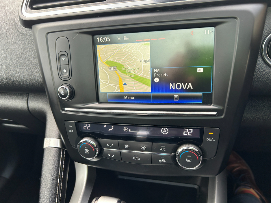 2017 Renault Kadjar AUTOMATIC///ONLY 99000KLMS//I OWNER IRISH CAR///NCT 2027///TAX 190E///TOP OF THE RANGE SIGNATURE MODEL///PAN ROOF///SAT NAV//REVERSE CAMER///STUNNING CAR €14,950