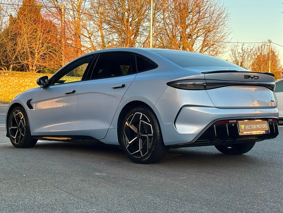 2024 BYD Seal DESIGN RWD PAN ROOF €37,995