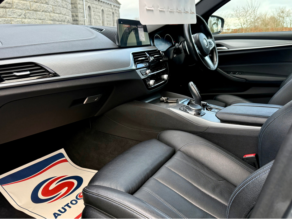 2018 BMW 5 Series - image 10