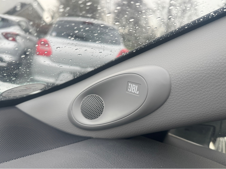 2019 Toyota Camry Hybrid – Pearl White, High Spec, JBL, Mint €20,750