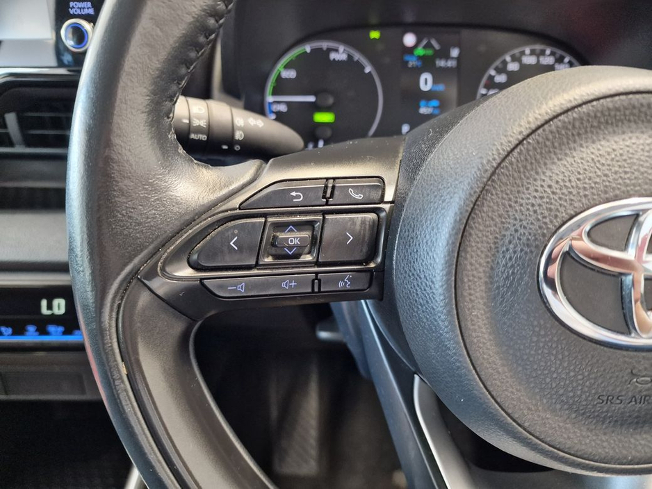 2022 Toyota Yaris Hybrid Luna Automatic €18,950