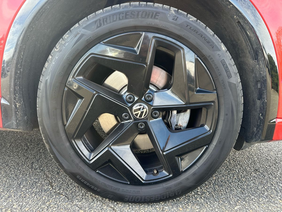 2025 Volkswagen Tiguan - image 5