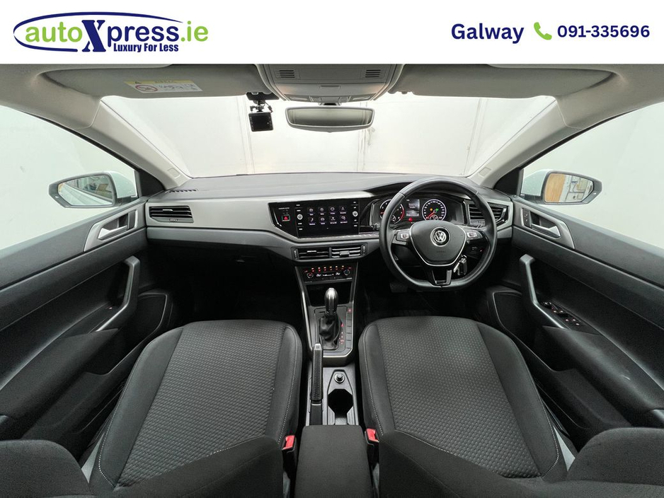 2018 Volkswagen Polo - image 2