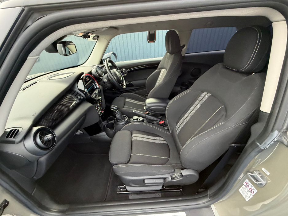 2018 MINI Cooper - image 38