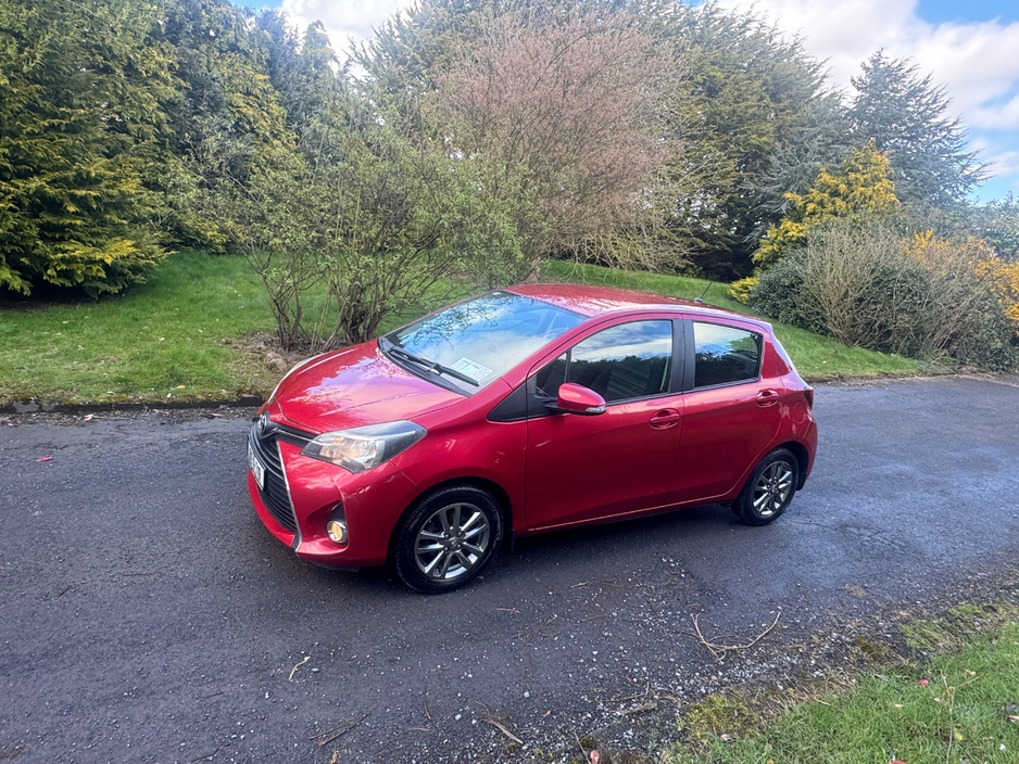 2016 Toyota Yaris - image 4