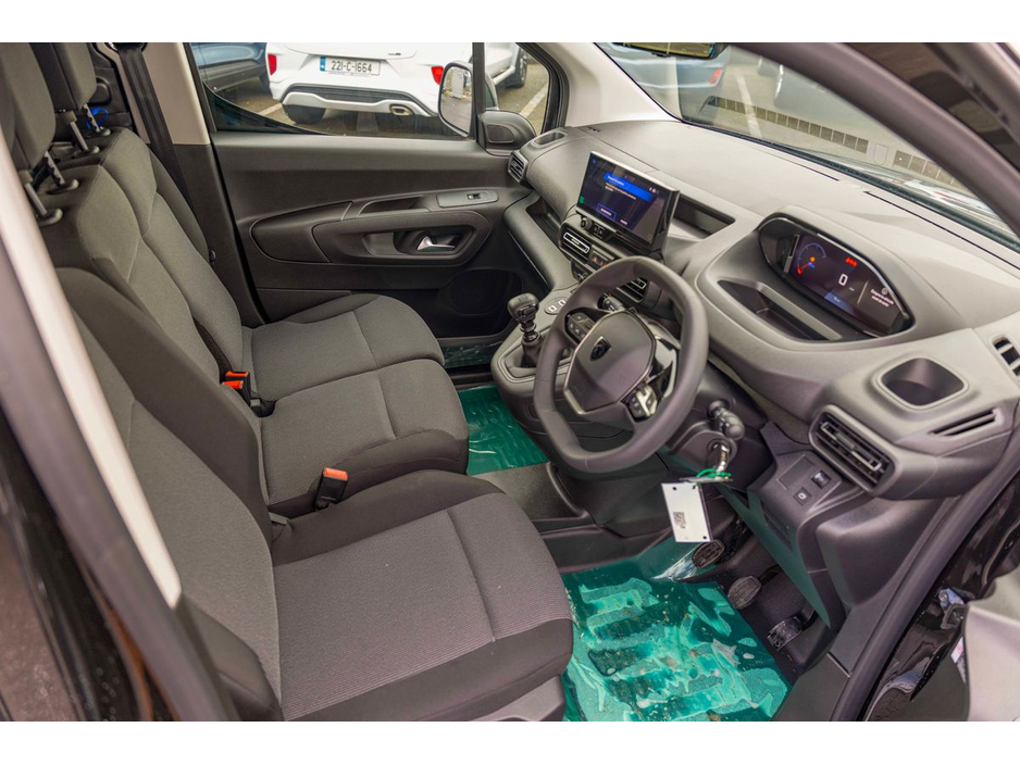 2026 Peugeot Partner - image 7