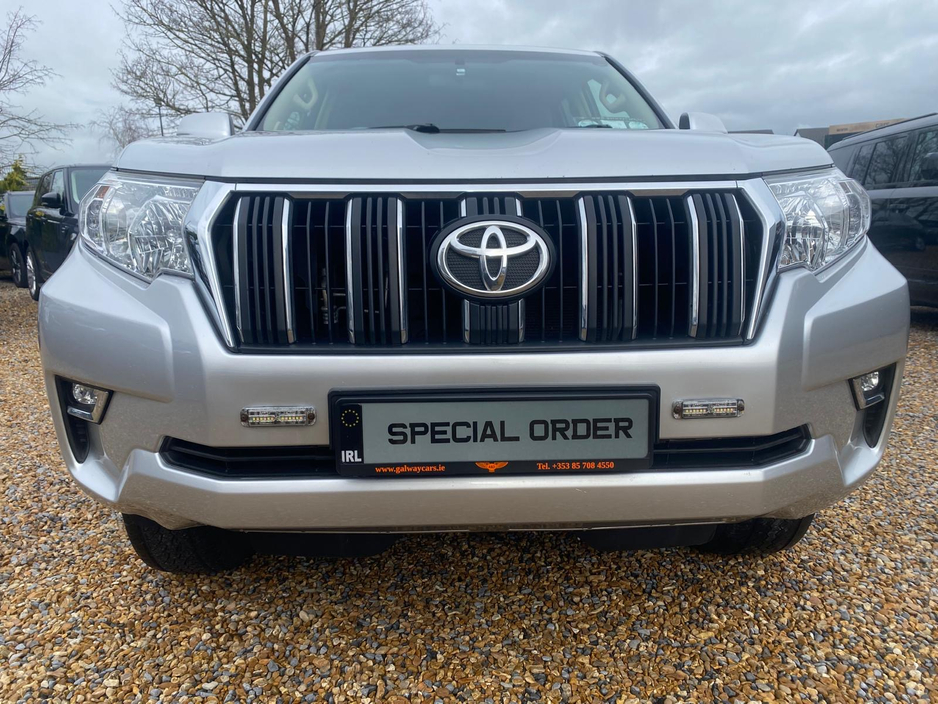 2020 Toyota Landcruiser - image 10