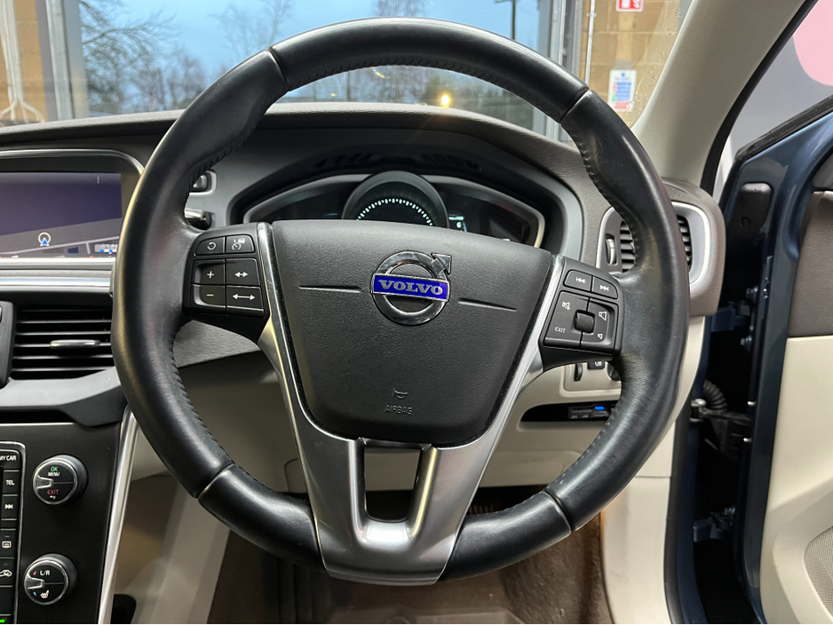 2014 Volvo V40 €10950 2014 VOLVO V40 T4 SE 1.6 AUTOMATIC / CRUISE CONTROL / REVERSE CAMERA / ELECTRIC MEMORY & HEATED SEATS €10,950