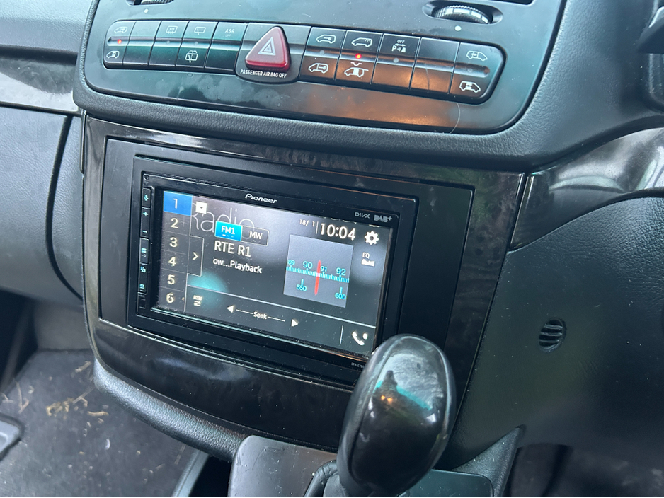 2008 Mercedes-Benz Viano AUTO//ELECTRIC WHEEL CHAIR RAMP//6 CAPTAINS UNMARKED LEATHER SEATS//DVD//ELECTRIC DOOR CLOSING///BRAND NEW NCT 2/2027///TINY MLS///UNIQUE OPPORTUNITY €15,950