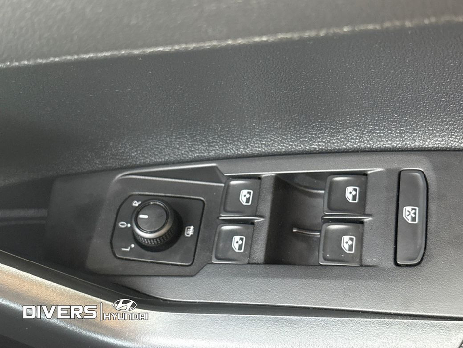 2021 Volkswagen Polo - image 23