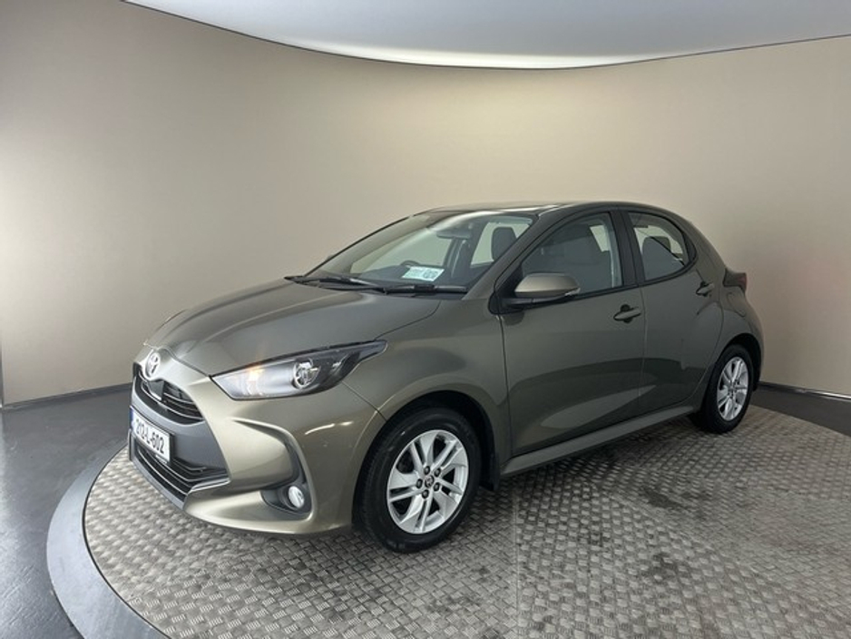 2021 Toyota Yaris - image 11