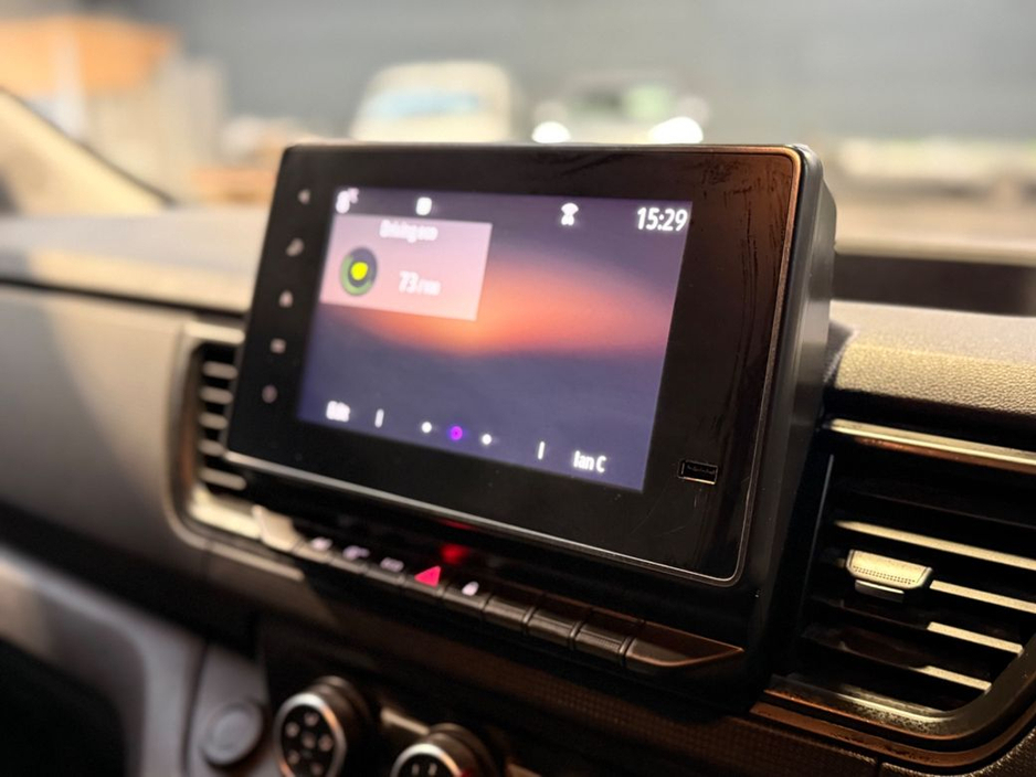 2023 Renault Trafic LL30 BUSINESS PLUS DC // LOW MILEAGE // VAT INVOICE // €20,950