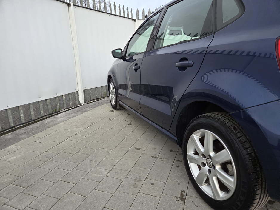 2012 Volkswagen Polo - image 8