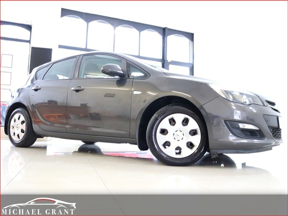 2015 Opel Astra - image 10